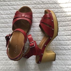 Clarks Artisan Red Sandals sz 8.5
